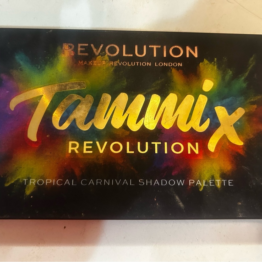 Revolution Tammi X Vibrant Shadow Palette